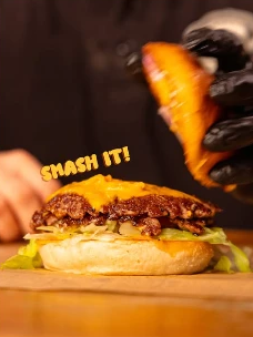 Visuel Smash it : smash burger en cours de montage